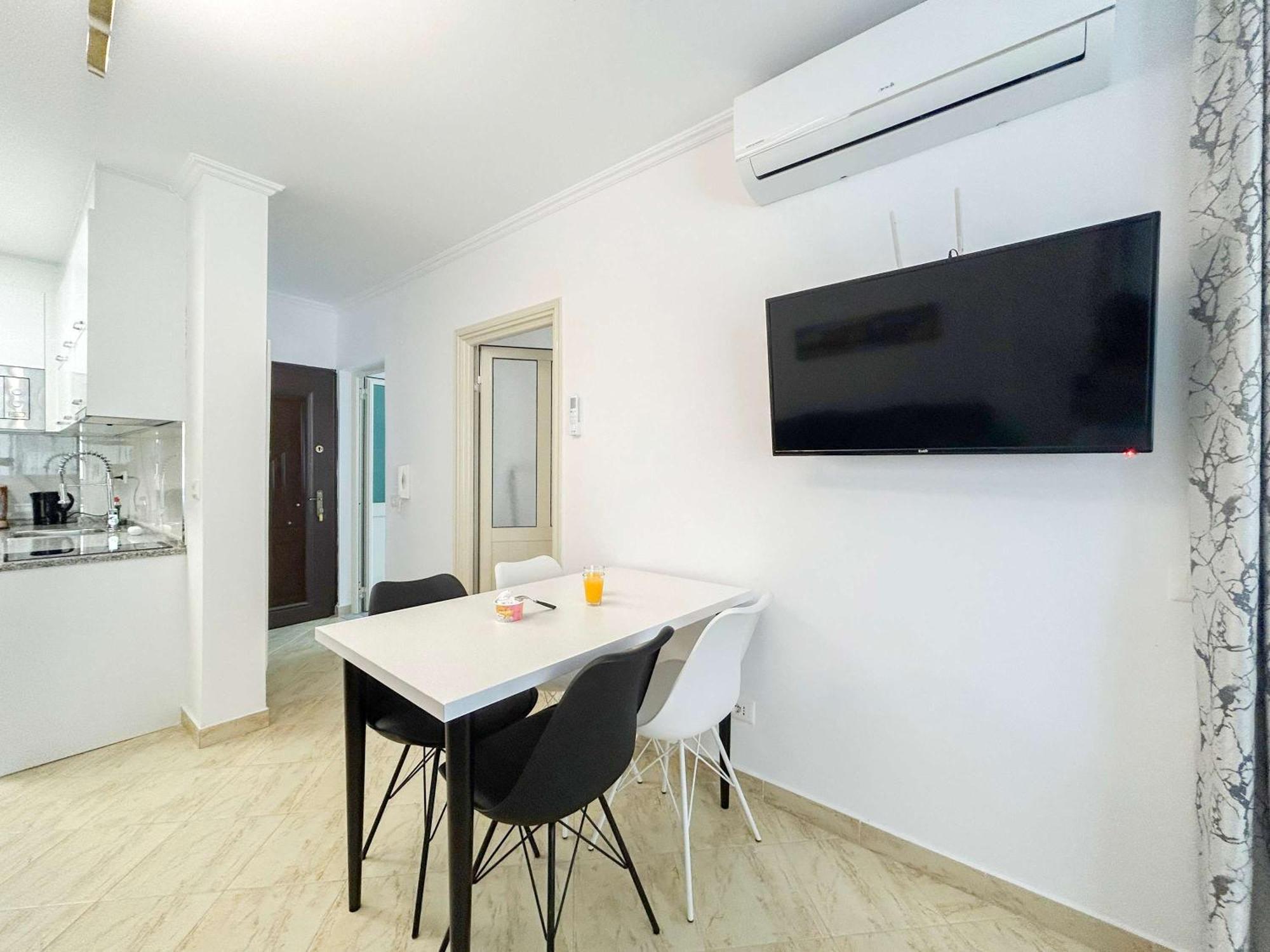 1 Bedroom 675 *